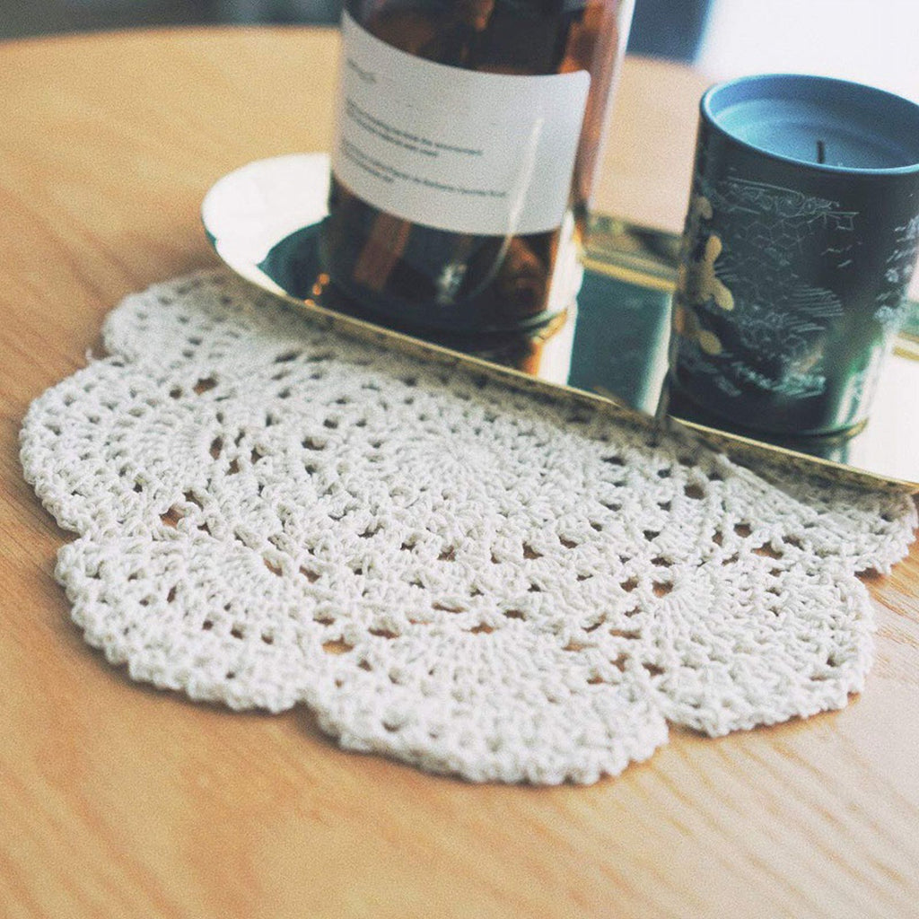 4PCS 8.6 Inch Doilies Crochet Round Lace Doily Handmade Placemats Cotton Crocheted Coasters (White)